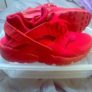 Nike Air Huarache 5.5 ( RED)